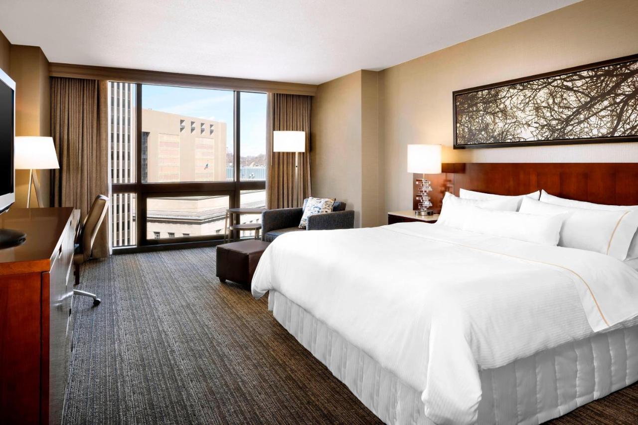The Westin Cincinnati Bagian luar foto