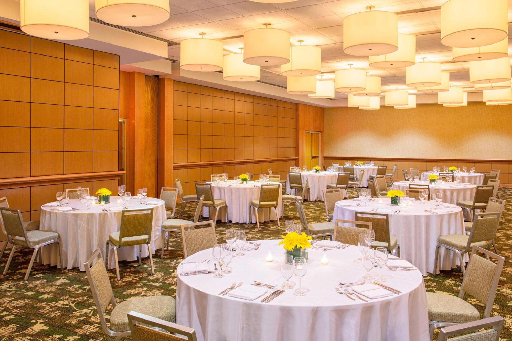 The Westin Cincinnati Bagian luar foto