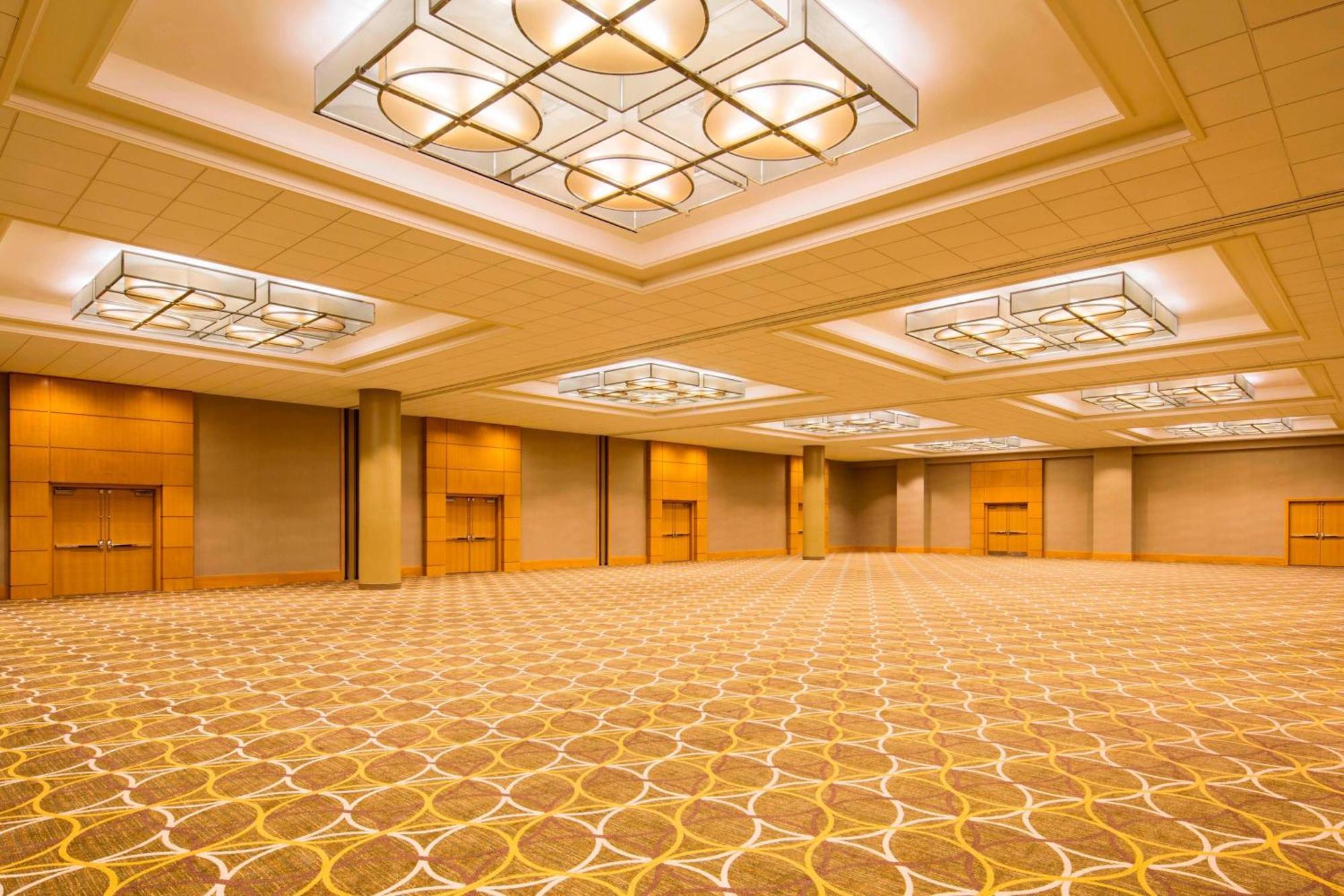 The Westin Cincinnati Bagian luar foto