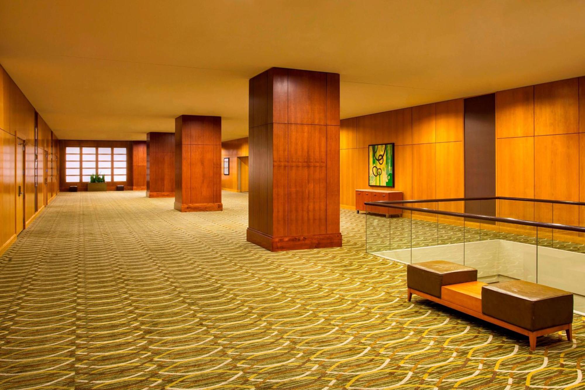 The Westin Cincinnati Bagian luar foto