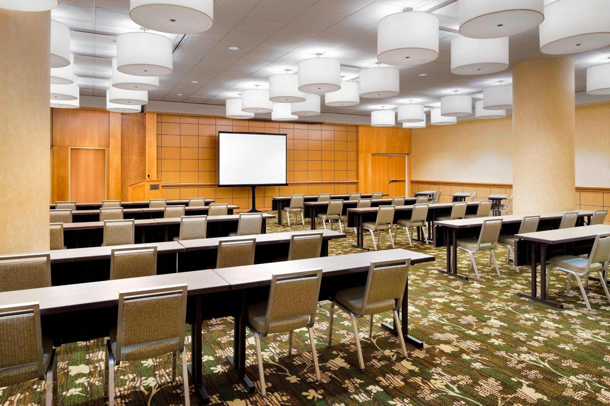The Westin Cincinnati Bagian luar foto