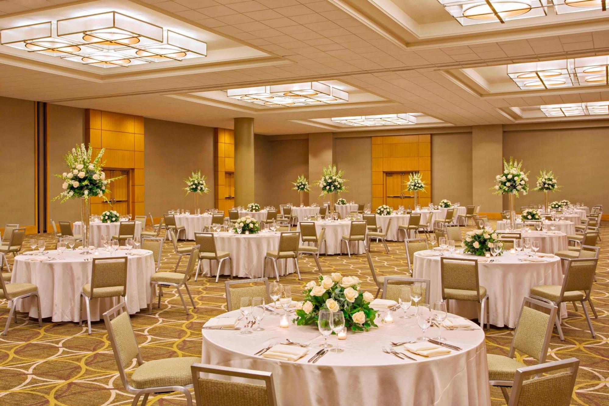 The Westin Cincinnati Bagian luar foto
