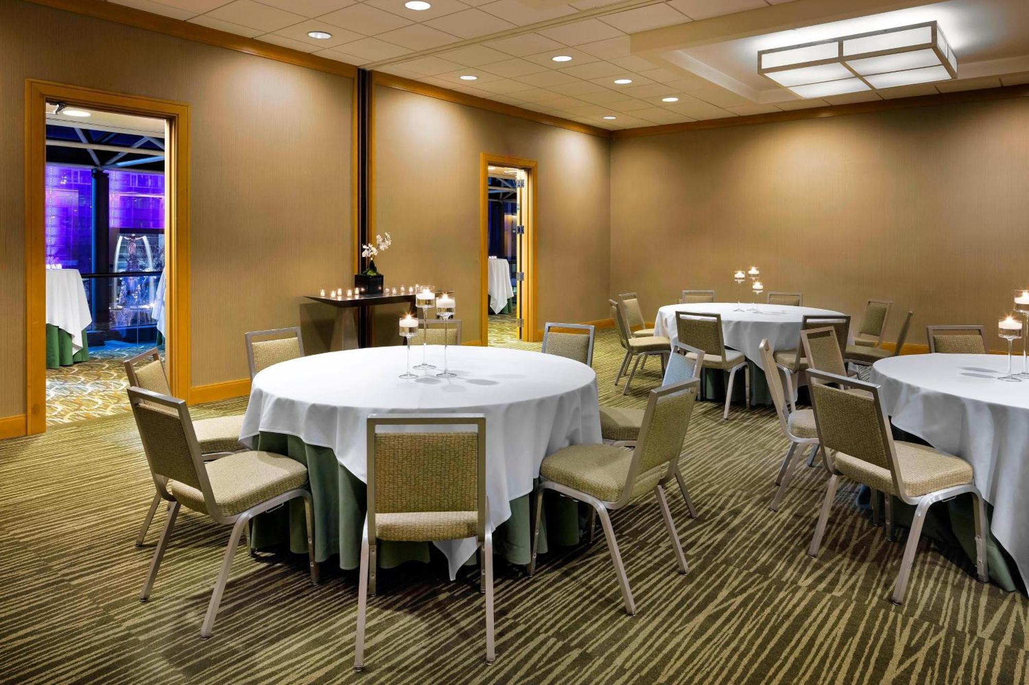 The Westin Cincinnati Bagian luar foto