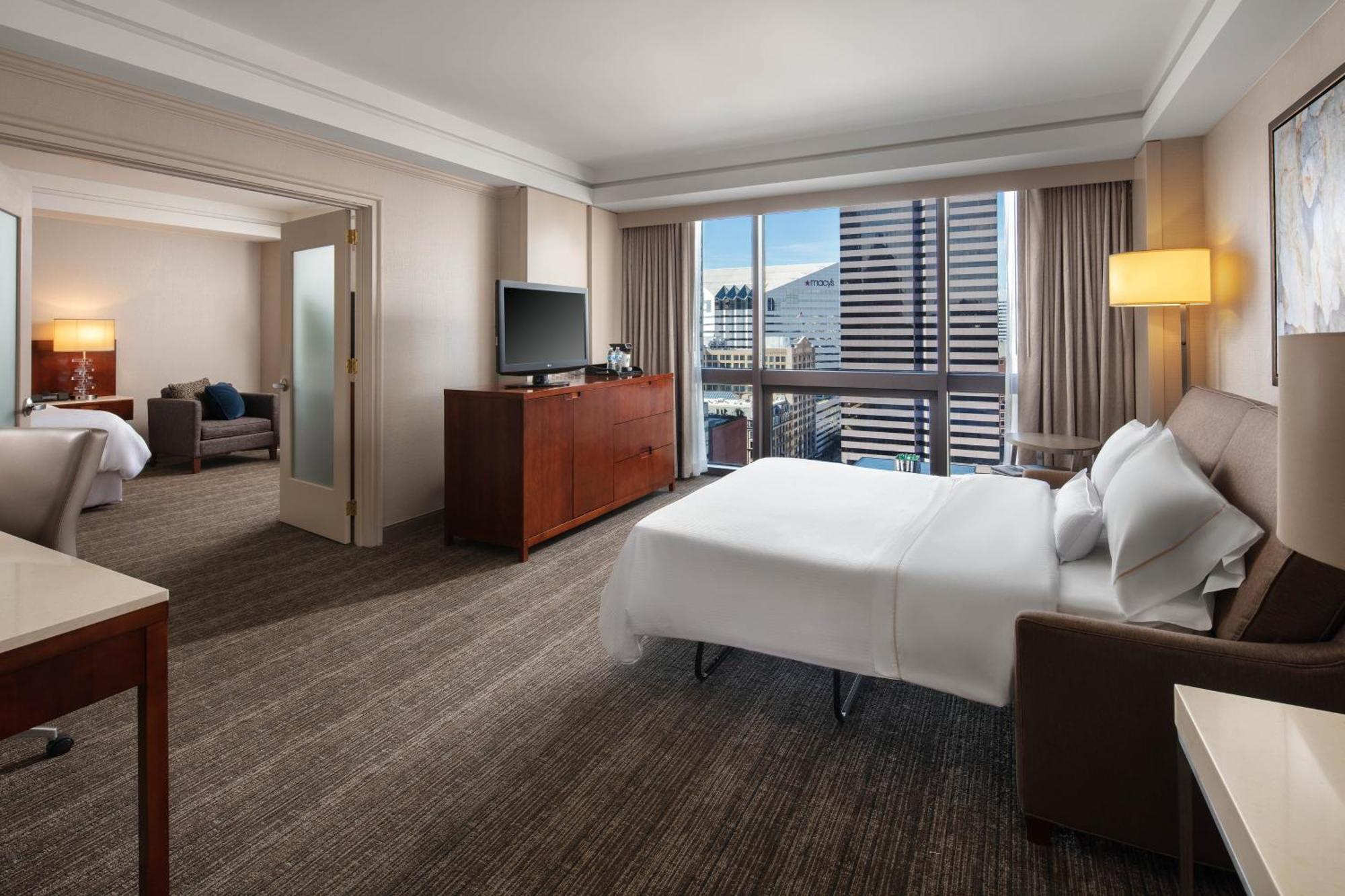 The Westin Cincinnati Bagian luar foto