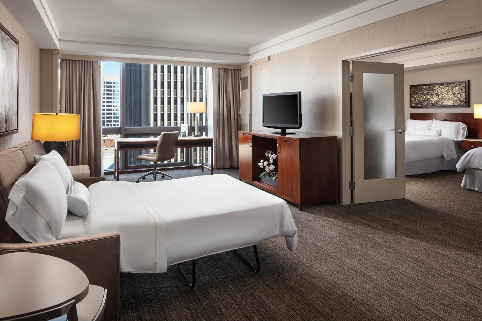 The Westin Cincinnati Bagian luar foto