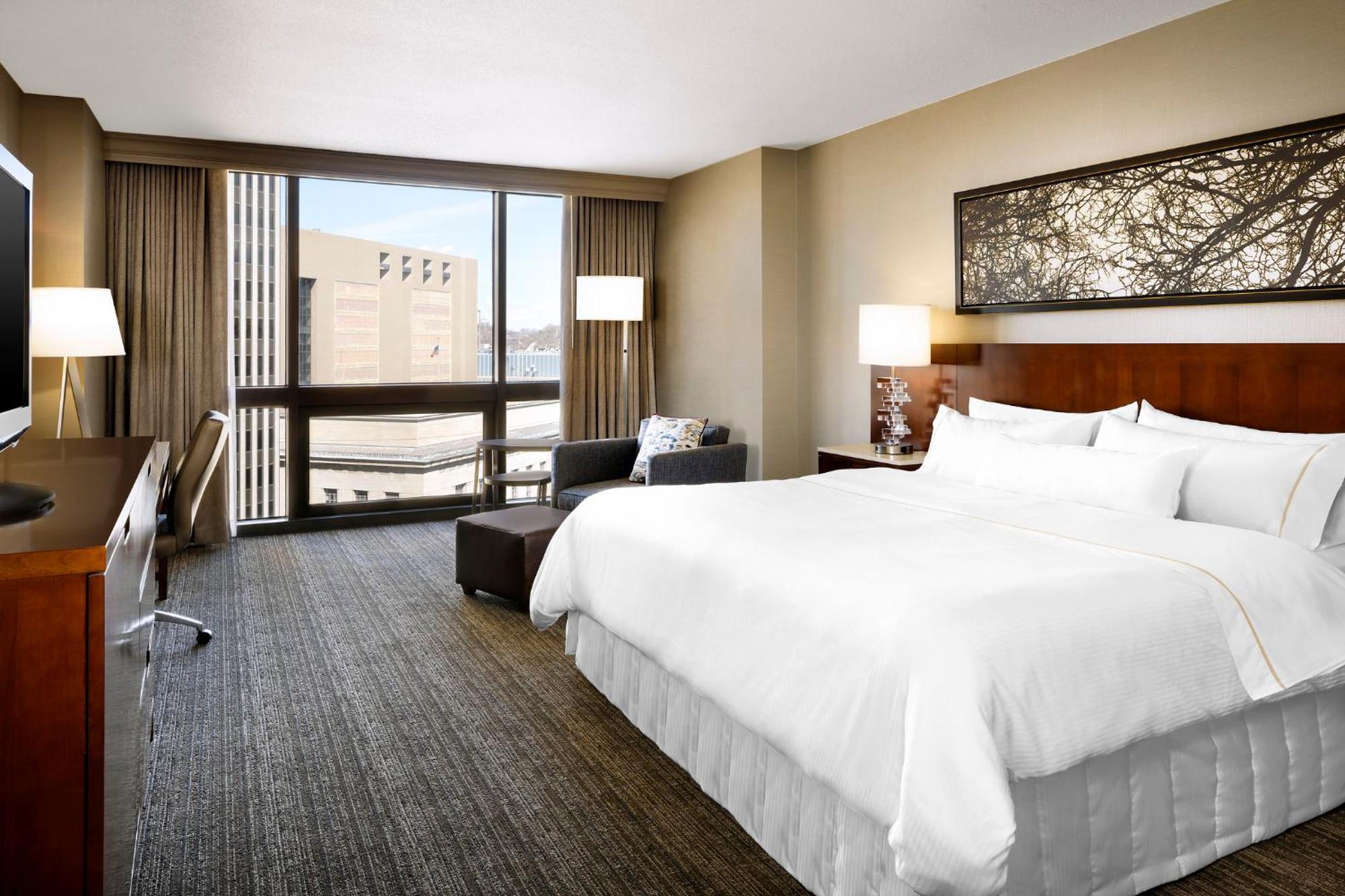 The Westin Cincinnati Bagian luar foto